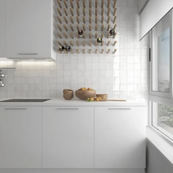 Espectacular combinación de luz y orden con azulejo blanco para cocina
