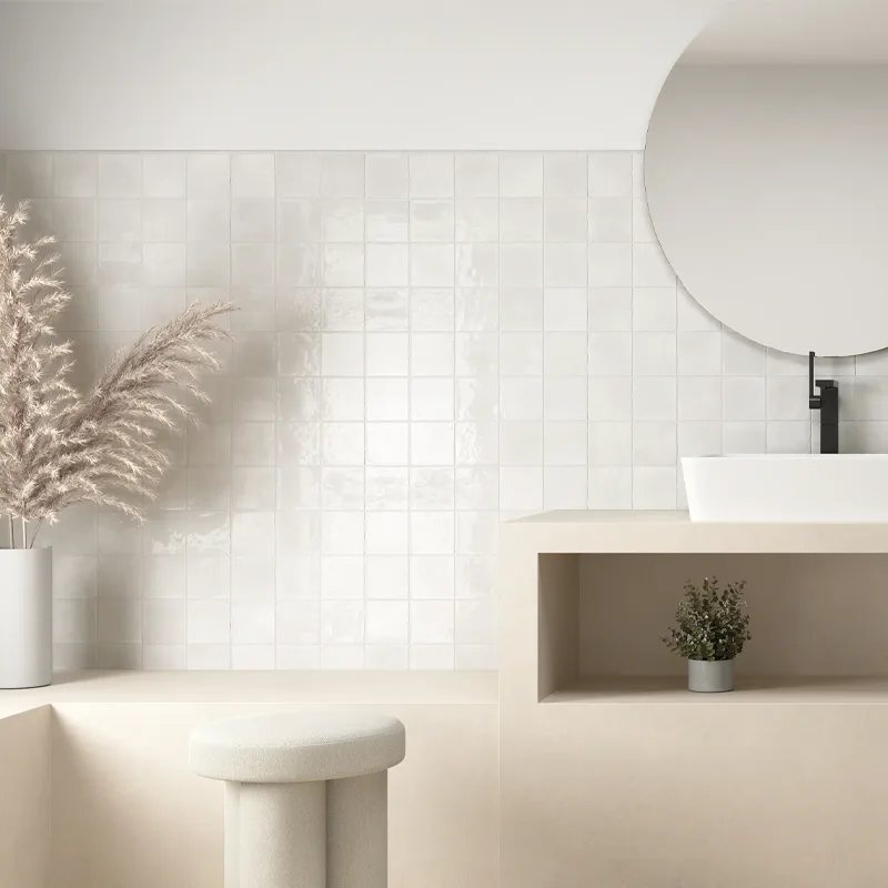 Bonito ambiente decorado con azulejos para baño