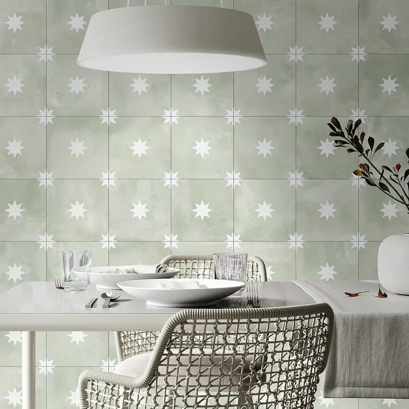 Encantadora pared con azulejos rústicos