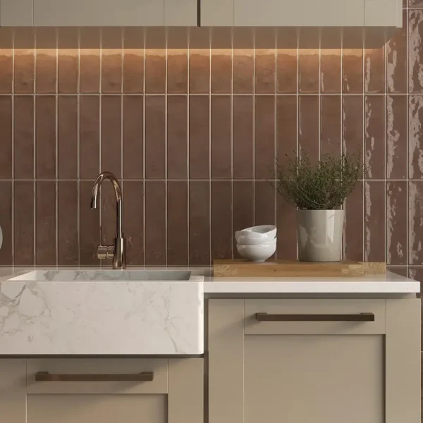 Superficie decorada con azulejo con acabado reluciente