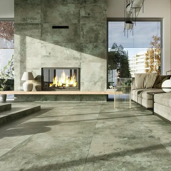 Porcelánico en pared de salón con textura visual suave y tono acogedor