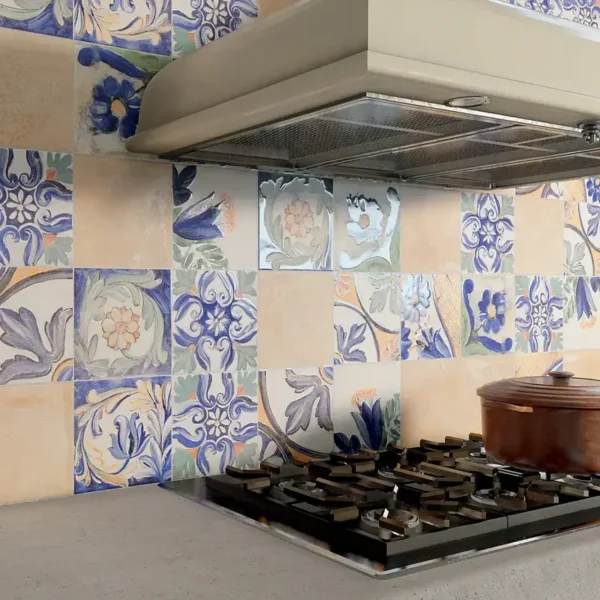 Decoración con azulejos con acabado rústico y formas decorativas