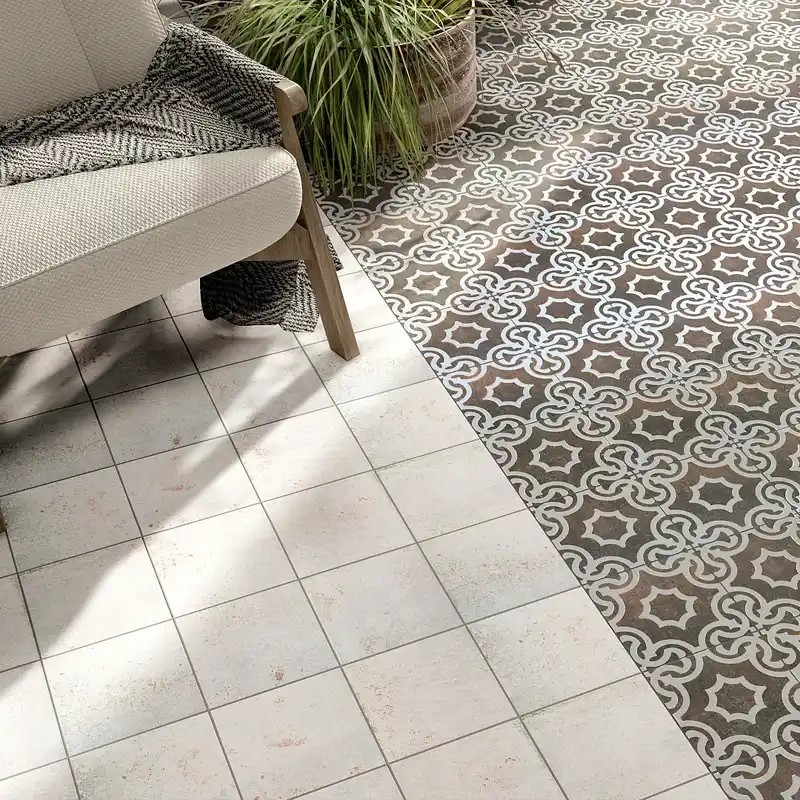 Suelo decorado con azulejos hidráulicos