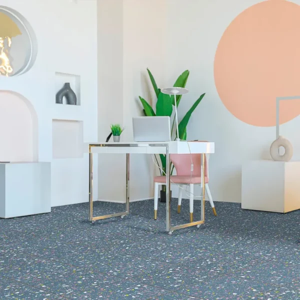 Diseño sobrio y actual conseguido con porcelánico de color azul