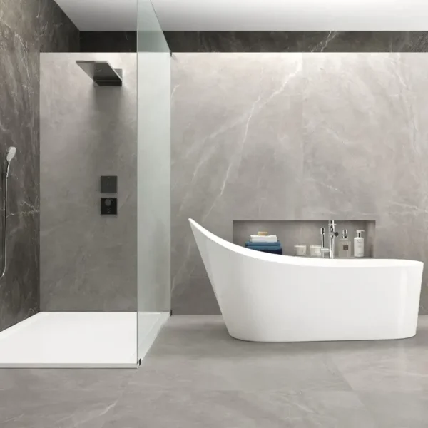 Azulejo imitación mármol gris que reproduce vetas suaves con gran realismo
